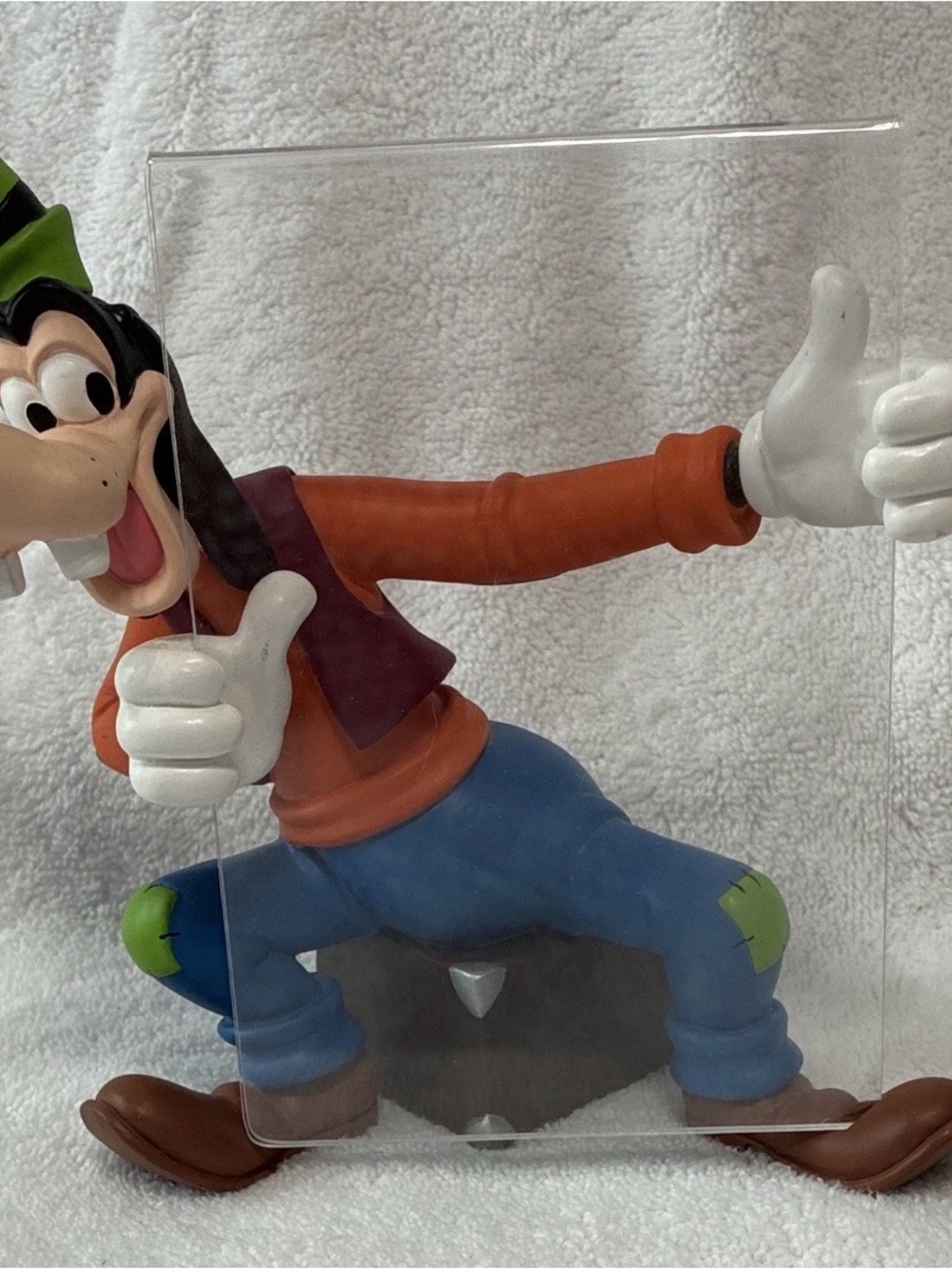 Disney Goofy "Peek-A-Boo" 3-D Figurine Photo Frame.
